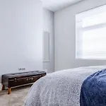 Hibbert Galore Prázdninový dům